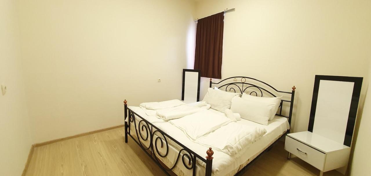 Tempus Hotel-Hostel Ереван Екстериор снимка